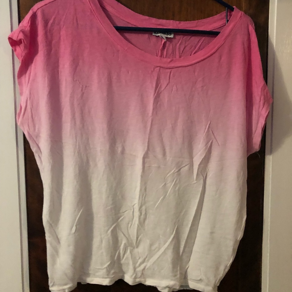 Cute pink & white top!